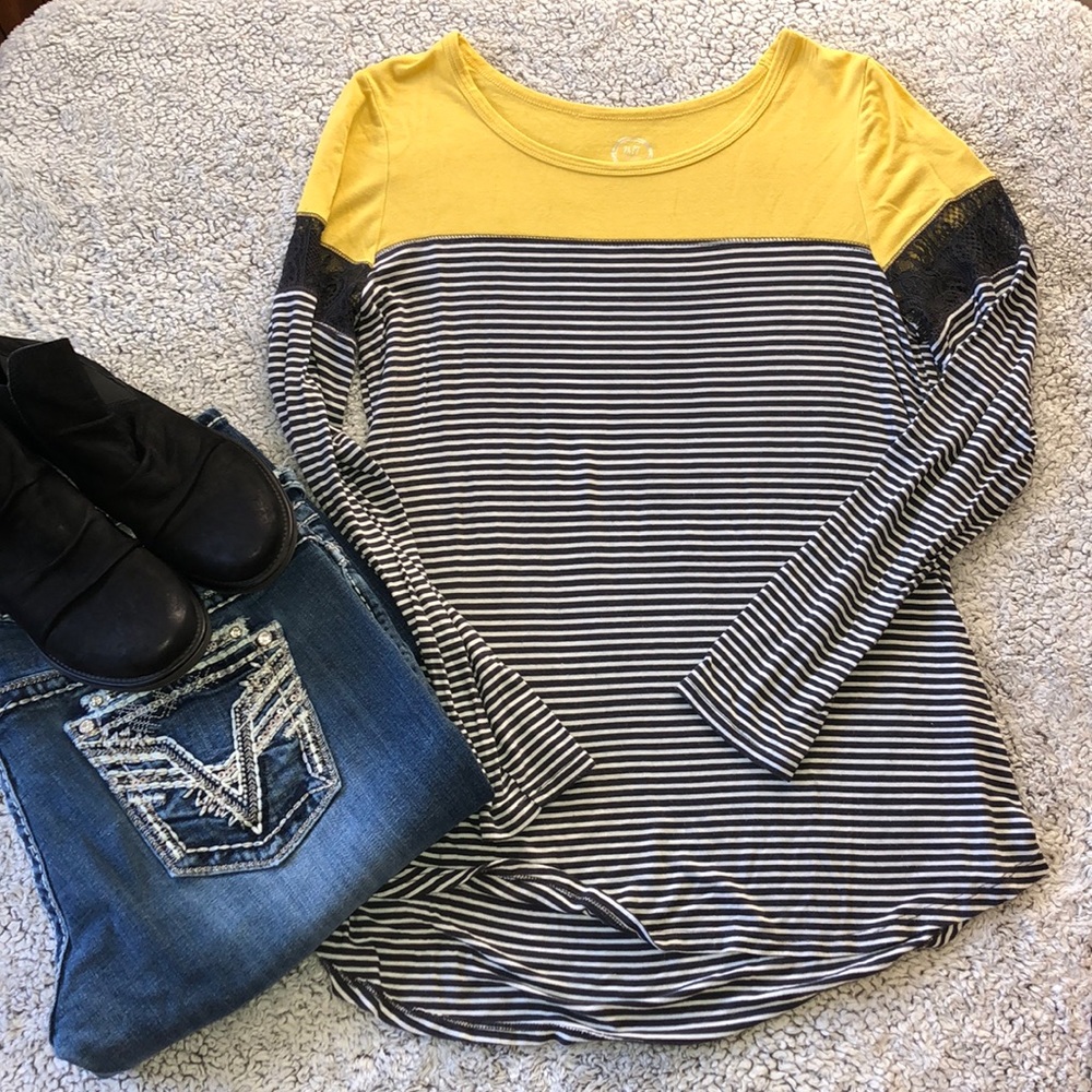 Maurice’s long sleeve shirt. Size M